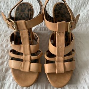 Jessica Simpson tan leather wedges